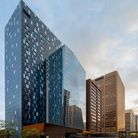 Courtyard By Marriott Calgary Downtown Hotel Екстериор снимка