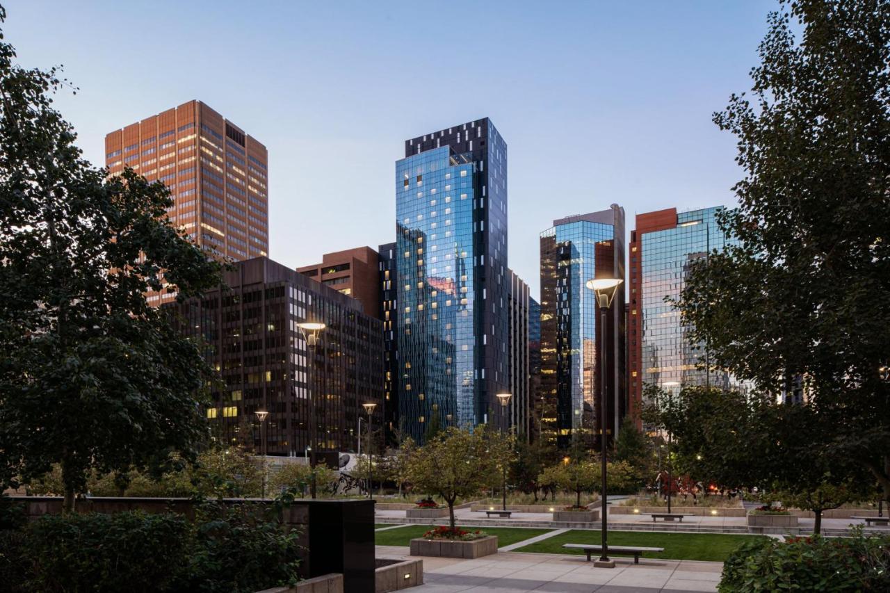 Courtyard By Marriott Calgary Downtown Hotel Екстериор снимка